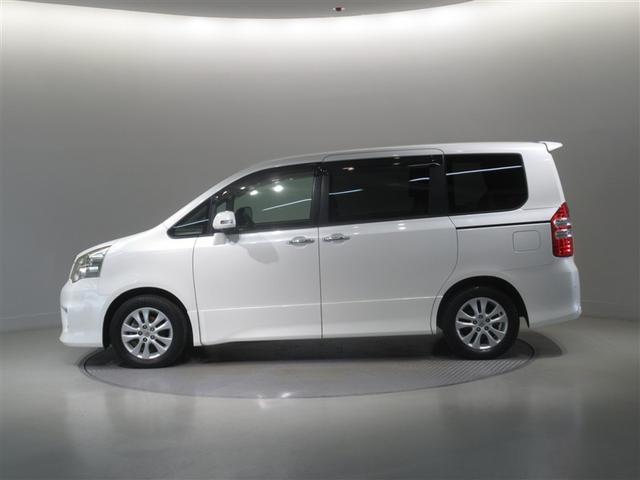 両側パワースライドドア付きだから、狭い駐車スペースなどでの　乗り降りラクラク！小さなお子さまのいるご家庭には嬉しい装備。