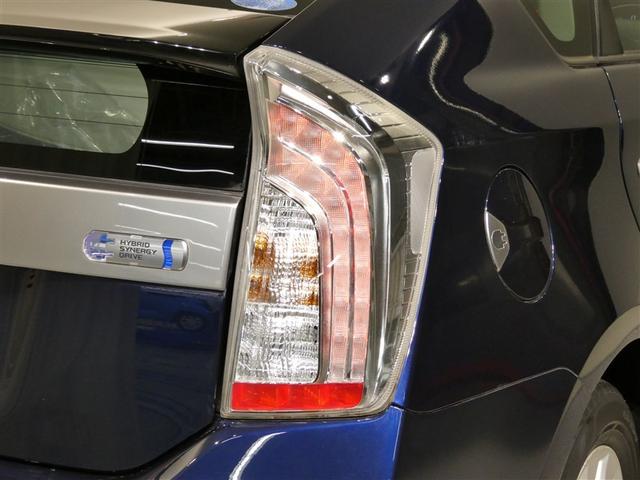 プリウスＰＨＶ Ｇ　メモリーナビ　フルセグ　バックカメラ　ＥＴＣ　ＣＤ　ミュージックプレイヤー接続可　ＤＶＤ再生　電動シート　オートクルーズコントロール　ＨＩＤヘッドライト　スマートキー　キーレス　ハイブリッド（11枚目）