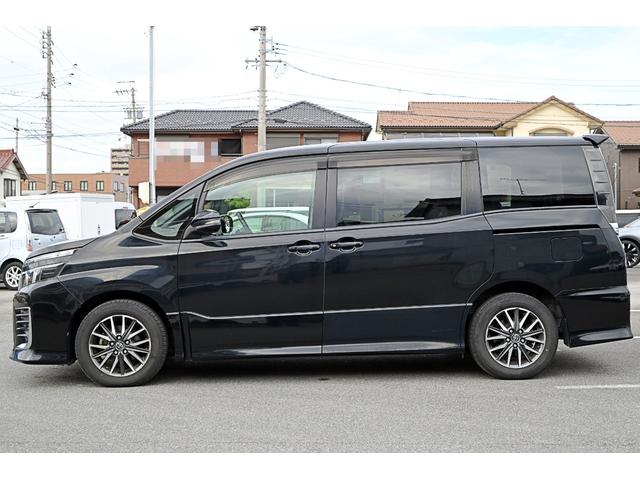 ヴォクシー ＺＳ　パワースライドドア　ナビ　バックモニター　スマートキー　プッシュスタート（3枚目）