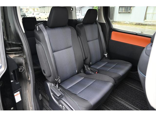 ヴォクシー ＺＳ　パワースライドドア　ナビ　バックモニター　スマートキー　プッシュスタート（32枚目）