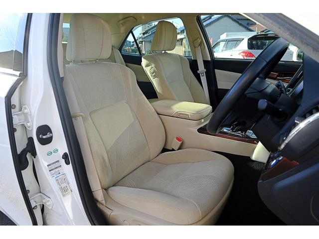 クラウンハイブリッド ロイヤルサルーン　ステアリングヒーター　前席パワーシート　シートヒーター　クルーズコントロール　メーカーナビ　バックモニター（7枚目）