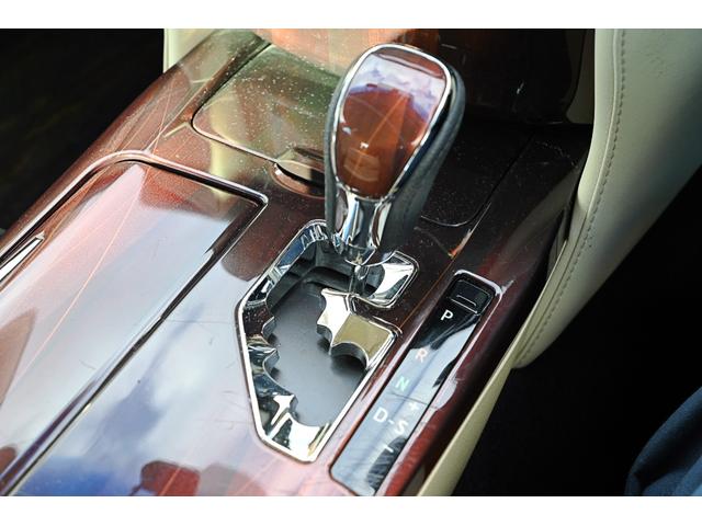 クラウンハイブリッド ロイヤルサルーン　ステアリングヒーター　前席パワーシート　シートヒーター　クルーズコントロール　メーカーナビ　バックモニター（16枚目）