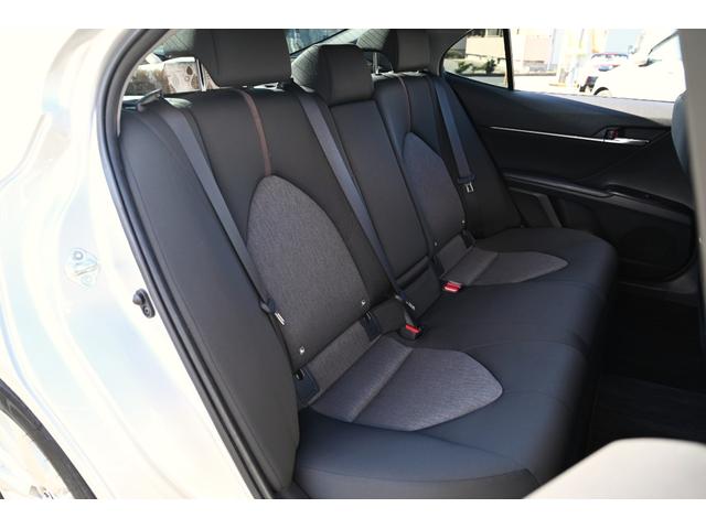 カムリ Ｇ　運転席パワーシート　レーダークルーズ　ＬＥＤヘッド・フォグライト　　メーカーディスプレイオーディオ（ナビキット有）トヨタセーフティセンス　ブラインドスポットモニター　リアクロストラフィックアラート（28枚目）