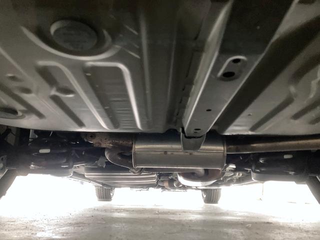 エスクァイア Gi ブラックテーラード 後席フリップダウンモニター 両側パワースライドドア LEDヘッド・フォグライト トヨタセーフティセンス クルーズコントロール スマートキー ステアリングスイッチ 純正ナビ バックモニター(9枚目)