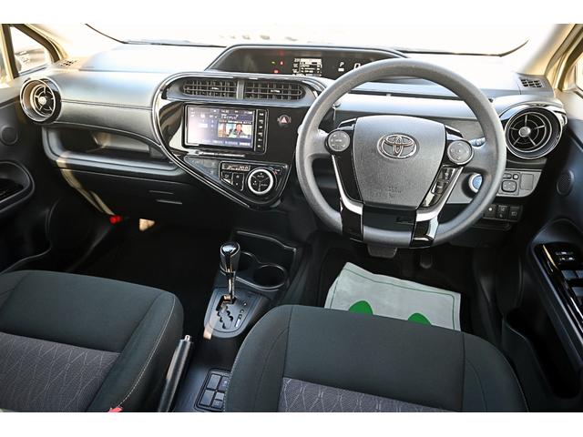 アクア Sスタイルブラック LEDヘッド・フォグライト スマートキー プッシュスタート トヨタセーフティセンス ステアリングスイッチ 純正ナビ バックモニター 純正ドライブレコーダー(6枚目)