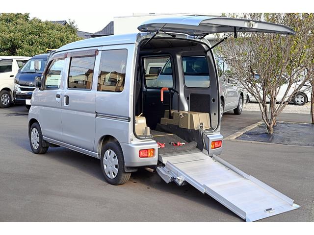 ハイゼットカーゴ 車いす移動車 車いす固定装置 キーレス(7枚目)