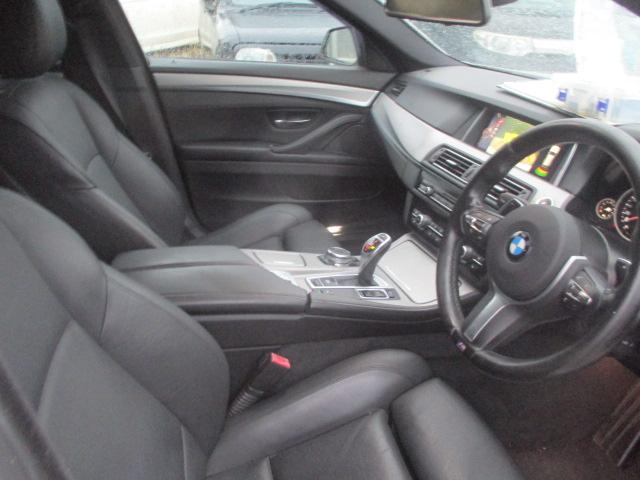 ５シリーズ ５２８ｉツーリング　Ｍスポーツ　Ｂｌｕｅｔｏｏｔｈ接続・ガラスルーフ・ＴＶ・ナビ・ＥＴＣ・バックカメラ・シートヒーター・クルーズコントロール・パワーシート・電動リアゲート・スマートキー・衝突被害軽減システム・横滑り防止装置（11枚目）