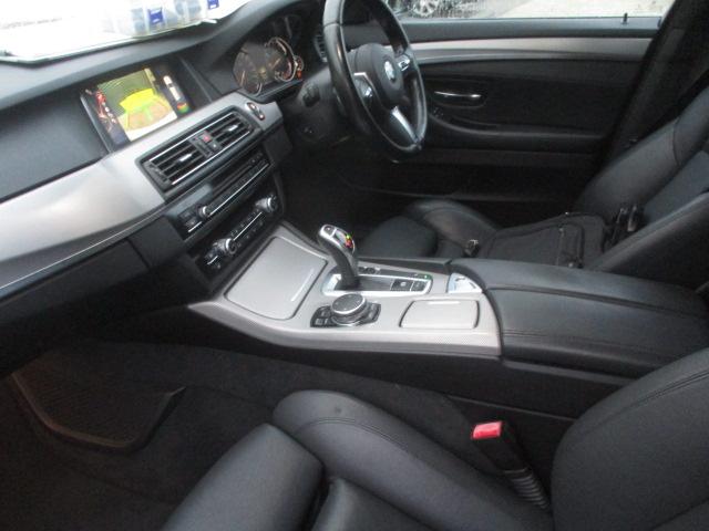 ５シリーズ ５２８ｉツーリング　Ｍスポーツ　Ｂｌｕｅｔｏｏｔｈ接続・ガラスルーフ・ＴＶ・ナビ・ＥＴＣ・バックカメラ・シートヒーター・クルーズコントロール・パワーシート・電動リアゲート・スマートキー・衝突被害軽減システム・横滑り防止装置（21枚目）