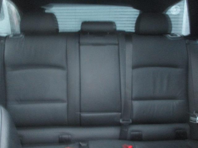 ５シリーズ ５２８ｉツーリング　Ｍスポーツ　Ｂｌｕｅｔｏｏｔｈ接続・ガラスルーフ・ＴＶ・ナビ・ＥＴＣ・バックカメラ・シートヒーター・クルーズコントロール・パワーシート・電動リアゲート・スマートキー・衝突被害軽減システム・横滑り防止装置（24枚目）