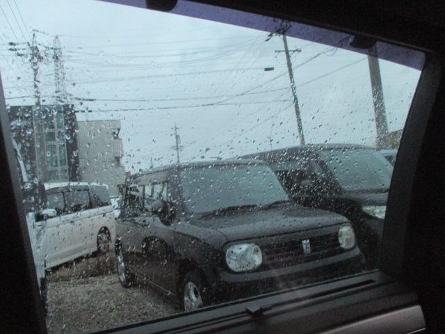 ５シリーズ ５２８ｉツーリング　Ｍスポーツ　Ｂｌｕｅｔｏｏｔｈ接続・ガラスルーフ・ＴＶ・ナビ・ＥＴＣ・バックカメラ・シートヒーター・クルーズコントロール・パワーシート・電動リアゲート・スマートキー・衝突被害軽減システム・横滑り防止装置（30枚目）