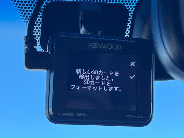 クラウンハイブリッド アスリートＳ　ブラックスタイル　禁煙　アドバンスドパッケージ　レザーシートパッケージ　ムーンルーフ　ＨＩＤヘッドライト　純正１８インチＡＷ　革巻ステアリング　電動チルトテレスコピック　シートヒーター　パワーシート　スーパーライブ（63枚目）