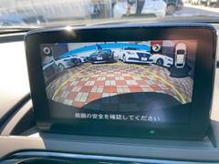 【バックカメラ】駐車時に後方がリアルタイム映像で確認できます。大型商業施設や立体駐車場での駐車時や、夜間のバック時に大活躍！運転スキルに関わらず、今や必須となった装備のひとつです！ 3