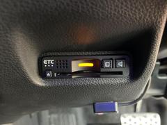 【ＥＴＣ】高速道路の料金所をストレスなく通過！話題のスポットやサービスエリアに多い「スマートIntercooler」利用時は必須のアイテムです。当店でセットアップを実施、ご納車当日からすぐにご利用いただけます！ 3