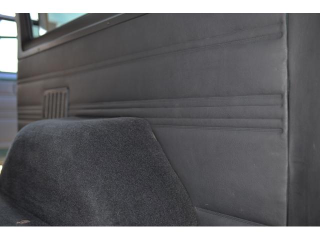 ダッジ・バン 　Ｂ２５００　２００１年式　ミディアム　パッセンジャーバン　Ｖ８　５．２Ｌ　ＣＡＲＦＡＸ証明付き　実走行　同色全塗装済み（55枚目）