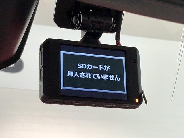 Ｇ・Ｌインテリアカラーパッケージ　いまコレ＋新品マット付２ト－ンナビ　ワンオーナ　ドラレコ　イモビライザー　ナビ・ＴＶ　Ｒカメラ　キーレス　オートエアコン　フルセグ　サイドＳＲＳ　パワーウィンドウ　ＡＢＳ　ＤＶＤ再生　ＥＴＣ　ＶＳＡ(11枚目)