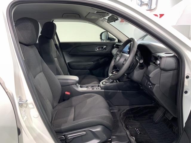 ヴェゼル ｅ：ＨＥＶＸ　ＨＳＥＮＳＩＮＧ最長５年保証ワンオーナー　ＡＡＣ　１オーナ　イモビライザー　スマ－トキ－　誤発進抑制　ＰＷ　リアカメラ　クルコン　ＥＳＣ　ＥＴＣ装備　キーフリー　ＬＥＤヘッドランプ　ナビＴＶ　ＡＢＳ（17枚目）