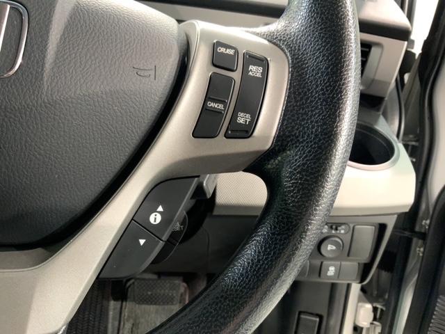 フリードハイブリッド ジャストセレクション 1年保証ナビTVRカメラCD録音 ナビテレビ セキュリティー 横滑り防止機能 記録簿 オートクルーズ 地デジ エアバック DVD再生可能 キーレスエントリー PS ETC フルオートエアコン ABS(10枚目)