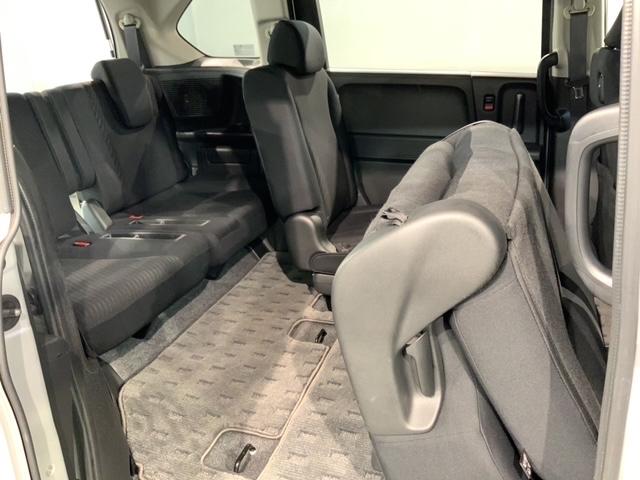 フリードハイブリッド ジャストセレクション 1年保証ナビTVRカメラCD録音 ナビテレビ セキュリティー 横滑り防止機能 記録簿 オートクルーズ 地デジ エアバック DVD再生可能 キーレスエントリー PS ETC フルオートエアコン ABS(32枚目)