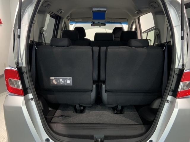 フリードハイブリッド ジャストセレクション 1年保証ナビTVRカメラCD録音 ナビテレビ セキュリティー 横滑り防止機能 記録簿 オートクルーズ 地デジ エアバック DVD再生可能 キーレスエントリー PS ETC フルオートエアコン ABS(35枚目)