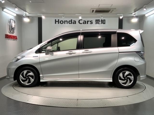 フリードハイブリッド ジャストセレクション 1年保証ナビTVRカメラCD録音 ナビテレビ セキュリティー 横滑り防止機能 記録簿 オートクルーズ 地デジ エアバック DVD再生可能 キーレスエントリー PS ETC フルオートエアコン ABS(47枚目)