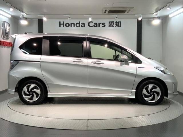 フリードハイブリッド ジャストセレクション 1年保証ナビTVRカメラCD録音 ナビテレビ セキュリティー 横滑り防止機能 記録簿 オートクルーズ 地デジ エアバック DVD再生可能 キーレスエントリー PS ETC フルオートエアコン ABS(51枚目)