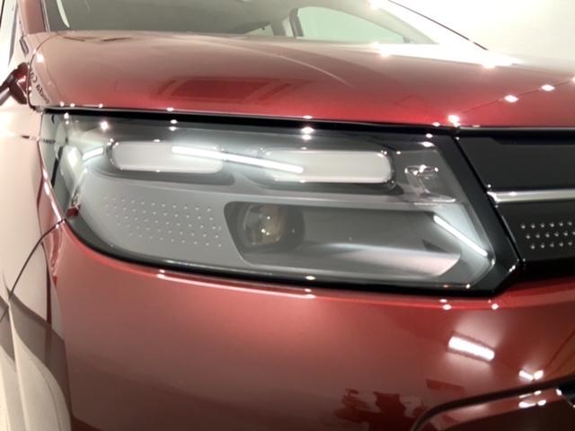 フリード エアーEX HSENSING 新車保証 試乗車 ワンオ-ナ- バックモニター 盗難防止システム 両側パワースライドドア 横滑り防止装置 クルコン フルセグ ETC車載器 オートエアコン シートヒーター USB(8枚目)