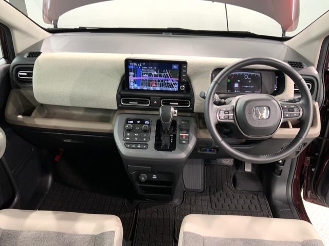 フリード エアーEX HSENSING 新車保証 試乗車 ワンオ-ナ- バックモニター 盗難防止システム 両側パワースライドドア 横滑り防止装置 クルコン フルセグ ETC車載器 オートエアコン シートヒーター USB(9枚目)