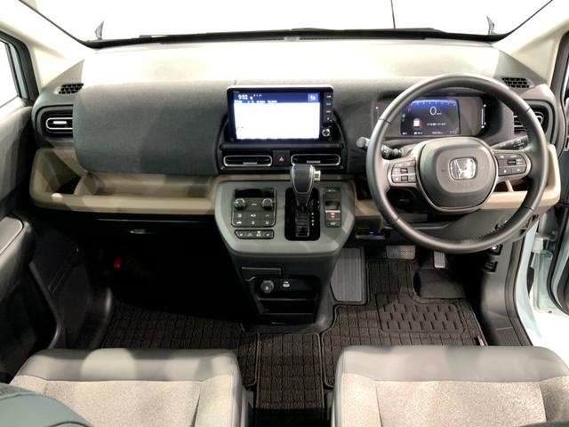 フリード エアーEX HSENSING 新車保証 試乗車 ワンオ-ナ- バックモニター 盗難防止システム 両側パワースライドドア 横滑り防止装置 クルコン フルセグ ETC車載器 オートエアコン シートヒーター USB(9枚目)