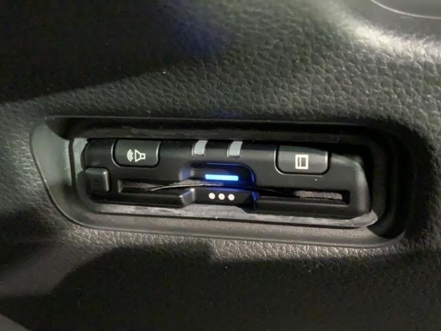 フリード エアーEX HSENSING 新車保証 試乗車 ワンオ-ナ- バックモニター 盗難防止システム 両側パワースライドドア 横滑り防止装置 クルコン フルセグ ETC車載器 オートエアコン シートヒーター USB(12枚目)