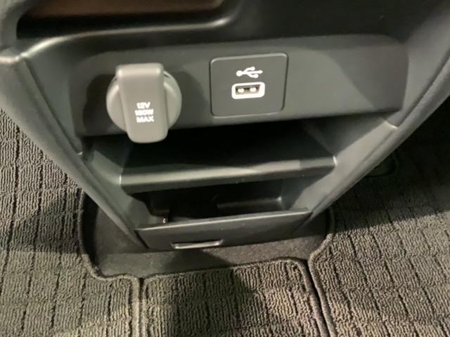 フリード エアーEX HSENSING 新車保証 試乗車 ワンオ-ナ- バックモニター 盗難防止システム 両側パワースライドドア 横滑り防止装置 クルコン フルセグ ETC車載器 オートエアコン シートヒーター USB(27枚目)