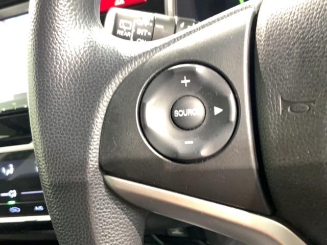 フィットハイブリッド Ｆパッケージ　１年保証　ナビＶＸＭ－１４５ＶＳｉ　ＴＶ　Ｒカメラ　ＤＶＤ　ドラレコ　ＥＴＣ　スマ－トキ－　盗難防止装置　ドアバイザ－　ＡＡＣ　Ｗエアバッグ　盗難警報装置　ＡＵＴＯエアコン　Ｄレコ　助手席エアバック（9枚目）