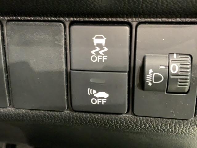 フィットハイブリッド Ｆパッケージ　１年保証　ナビＶＸＭ－１４５ＶＳｉ　ＴＶ　Ｒカメラ　ＤＶＤ　ドラレコ　ＥＴＣ　スマ－トキ－　盗難防止装置　ドアバイザ－　ＡＡＣ　Ｗエアバッグ　盗難警報装置　ＡＵＴＯエアコン　Ｄレコ　助手席エアバック（12枚目）