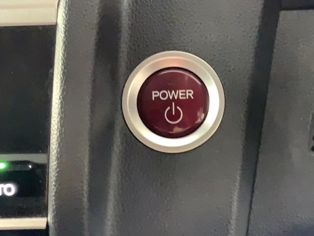 フィットハイブリッド Ｆパッケージ　１年保証　ナビＶＸＭ－１４５ＶＳｉ　ＴＶ　Ｒカメラ　ＤＶＤ　ドラレコ　ＥＴＣ　スマ－トキ－　盗難防止装置　ドアバイザ－　ＡＡＣ　Ｗエアバッグ　盗難警報装置　ＡＵＴＯエアコン　Ｄレコ　助手席エアバック（13枚目）