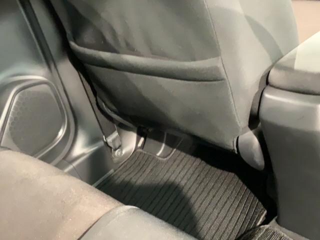 フィットハイブリッド Ｆパッケージ　１年保証　ナビＶＸＭ－１４５ＶＳｉ　ＴＶ　Ｒカメラ　ＤＶＤ　ドラレコ　ＥＴＣ　スマ－トキ－　盗難防止装置　ドアバイザ－　ＡＡＣ　Ｗエアバッグ　盗難警報装置　ＡＵＴＯエアコン　Ｄレコ　助手席エアバック（28枚目）