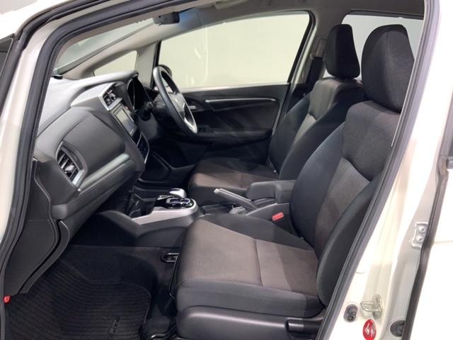 フィットハイブリッド Ｆパッケージ　１年保証　ナビＶＸＭ－１４５ＶＳｉ　ＴＶ　Ｒカメラ　ＤＶＤ　ドラレコ　ＥＴＣ　スマ－トキ－　盗難防止装置　ドアバイザ－　ＡＡＣ　Ｗエアバッグ　盗難警報装置　ＡＵＴＯエアコン　Ｄレコ　助手席エアバック（29枚目）