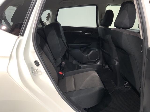 フィットハイブリッド Ｆパッケージ　１年保証　ナビＶＸＭ－１４５ＶＳｉ　ＴＶ　Ｒカメラ　ＤＶＤ　ドラレコ　ＥＴＣ　スマ－トキ－　盗難防止装置　ドアバイザ－　ＡＡＣ　Ｗエアバッグ　盗難警報装置　ＡＵＴＯエアコン　Ｄレコ　助手席エアバック（34枚目）