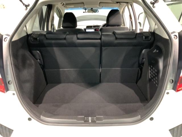 フィットハイブリッド Ｆパッケージ　１年保証　ナビＶＸＭ－１４５ＶＳｉ　ＴＶ　Ｒカメラ　ＤＶＤ　ドラレコ　ＥＴＣ　スマ－トキ－　盗難防止装置　ドアバイザ－　ＡＡＣ　Ｗエアバッグ　盗難警報装置　ＡＵＴＯエアコン　Ｄレコ　助手席エアバック（35枚目）