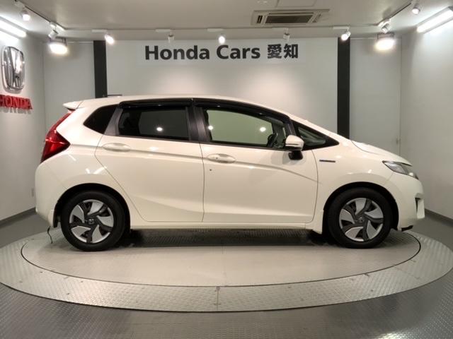 フィットハイブリッド Ｆパッケージ　１年保証　ナビＶＸＭ－１４５ＶＳｉ　ＴＶ　Ｒカメラ　ＤＶＤ　ドラレコ　ＥＴＣ　スマ－トキ－　盗難防止装置　ドアバイザ－　ＡＡＣ　Ｗエアバッグ　盗難警報装置　ＡＵＴＯエアコン　Ｄレコ　助手席エアバック（51枚目）