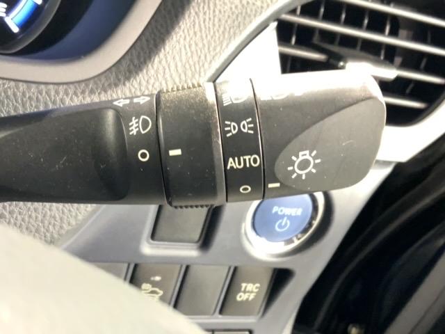 ヴォクシー ハイブリッドV 1年保証 ワンオーナー ナビ TV Rカメラ DVD Rモニター ドラレコ ETC LEDライト 横滑り防止 両側電動ドア シートヒーター クルコン フォグ スマートキー 盗難防止装置 整備記録簿(11枚目)