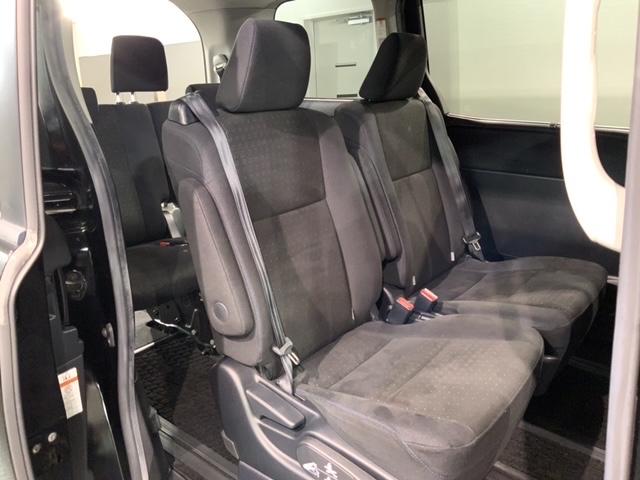 ヴォクシー ハイブリッドV 1年保証 ワンオーナー ナビ TV Rカメラ DVD Rモニター ドラレコ ETC LEDライト 横滑り防止 両側電動ドア シートヒーター クルコン フォグ スマートキー 盗難防止装置 整備記録簿(19枚目)