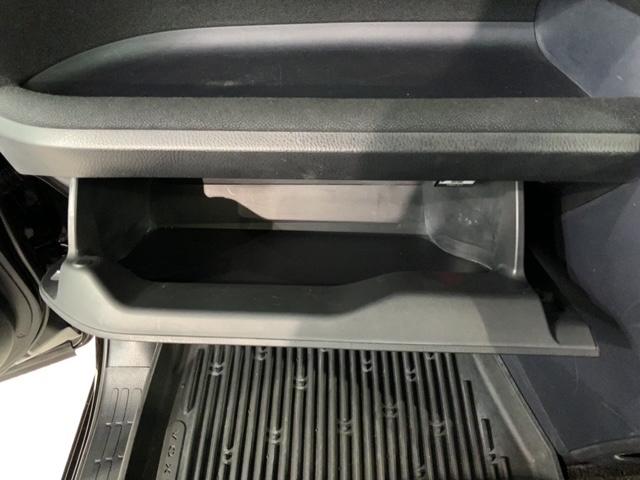 ヴォクシー ハイブリッドV 1年保証 ワンオーナー ナビ TV Rカメラ DVD Rモニター ドラレコ ETC LEDライト 横滑り防止 両側電動ドア シートヒーター クルコン フォグ スマートキー 盗難防止装置 整備記録簿(25枚目)