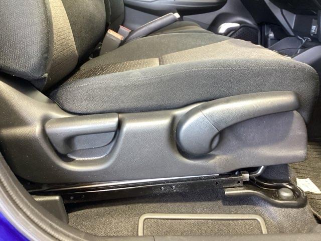 フィットハイブリッド Ｆパッケージ　福祉車両１年保証ワンオ－ナ－ナビ　地デジＴＶ　盗難警報装置　ワンオ－ナ－車　記録簿有り　ＡＵＴＯエアコン　助手席エアバック　ＥＴＣ付き　リヤカメラ　ＡＢＳ付　ＤＶＤ視聴　横滑り防止システム　ナビテレビ（14枚目）