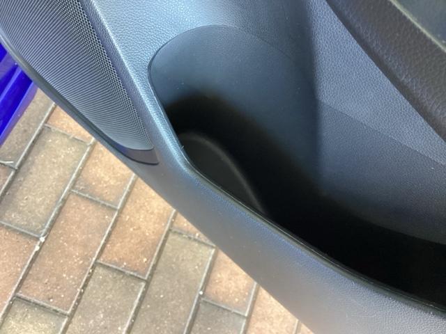 フィットハイブリッド Ｆパッケージ　福祉車両１年保証ワンオ－ナ－ナビ　地デジＴＶ　盗難警報装置　ワンオ－ナ－車　記録簿有り　ＡＵＴＯエアコン　助手席エアバック　ＥＴＣ付き　リヤカメラ　ＡＢＳ付　ＤＶＤ視聴　横滑り防止システム　ナビテレビ（25枚目）