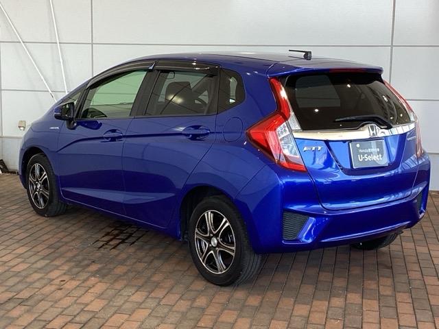 フィットハイブリッド Ｆパッケージ　福祉車両１年保証ワンオ－ナ－ナビ　地デジＴＶ　盗難警報装置　ワンオ－ナ－車　記録簿有り　ＡＵＴＯエアコン　助手席エアバック　ＥＴＣ付き　リヤカメラ　ＡＢＳ付　ＤＶＤ視聴　横滑り防止システム　ナビテレビ（42枚目）