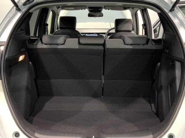 フィット e:HEVホーム H SENSING 新車保証 試乗車 ワンオーナー 純正ナビ TV Rカメラ BTオ-ディオ ETC LEDライト VSA クルコン スマートキー 盗難防止装置 整備記録簿 AAC Wエアバッグ(37枚目)