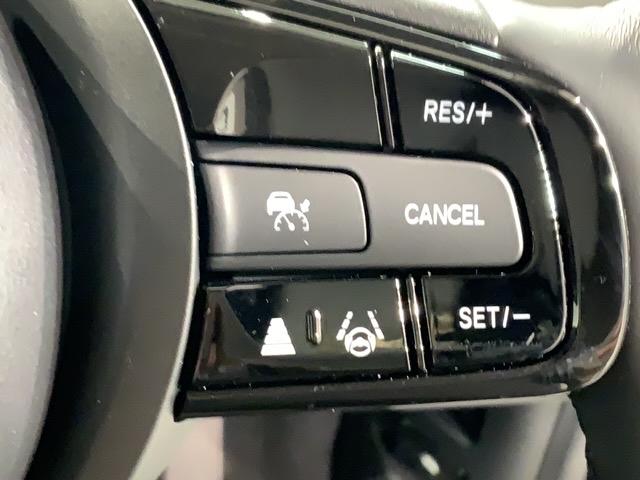 ヴェゼル ｅ：ＨＥＶＸ・ＨｕＮＴパッケージ　Ｈ　ＳＥＮＳＩＮＧ　新車保証　試乗車　ワンオーナー　ナビＬＸＭ－２４２ＺＦＮｉ　ＴＶ　Ｒカメラ　ＢＴオ－ディオ　ＥＴＣ　ＬＥＤライト　ＶＳＡ　シートヒーター　クルコン　アルミ　フォグ　スマートキー（11枚目）