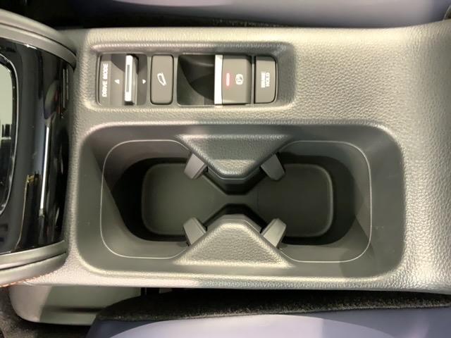 ヴェゼル ｅ：ＨＥＶＸ・ＨｕＮＴパッケージ　Ｈ　ＳＥＮＳＩＮＧ　新車保証　試乗車　ワンオーナー　ナビＬＸＭ－２４２ＺＦＮｉ　ＴＶ　Ｒカメラ　ＢＴオ－ディオ　ＥＴＣ　ＬＥＤライト　ＶＳＡ　シートヒーター　クルコン　アルミ　フォグ　スマートキー（28枚目）