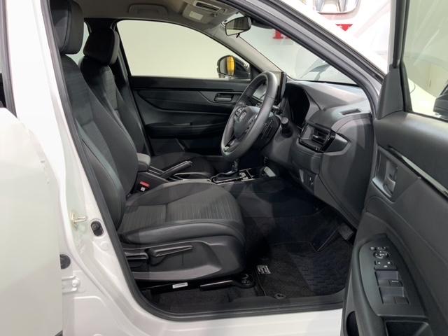 ＷＲ－Ｖ Ｚブラックスタイル　Ｈ　ＳＥＮＳＩＮＧ　新車保証　試乗車　ワンオーナー　ナビＬＸＭ－２４５ＺＦＥｉ　ＴＶ　Ｒカメラ　ＢＴオ－ディオ　ＥＴＣ　ＬＥＤライト　ＶＳＡ　クルコン　アルミ　フォグ　スマートキー　盗難防止装置（17枚目）