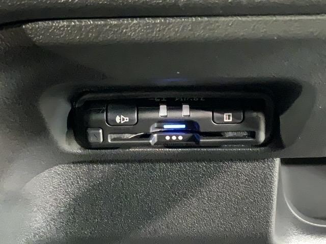 Ｎ－ＢＯＸカスタム ターボ　Ｈ　ＳＥＮＳＩＮＧ　新車保証　試乗車　ワンオ－ナ－　ナビＬＸＵ－２４２ＮＢｉ　ＴＶ　Ｒカメラ　ＣＤ録音　ＢＴオ－ディオ　ＤＶＤ　シ－トヒ－タ－　ＥＴＣ　ＬＥＤライト　両側電動ドア　横滑り防止　クルコン（13枚目）