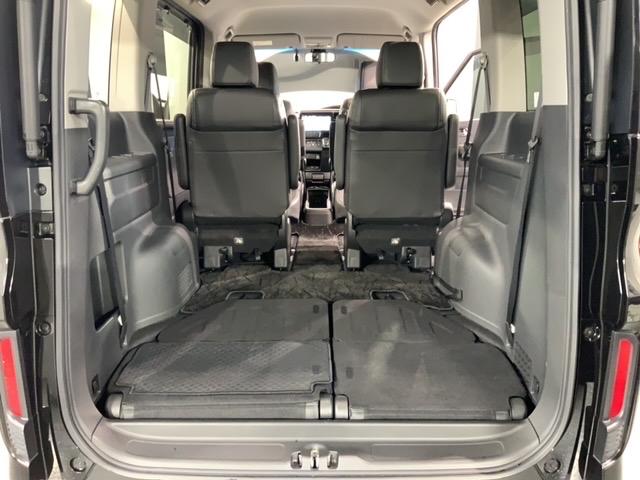 ３列目シートを格納すればラゲッジスペースを更に広く使えます。